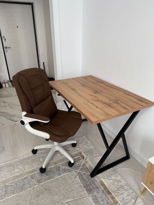 Стул со столом вместе