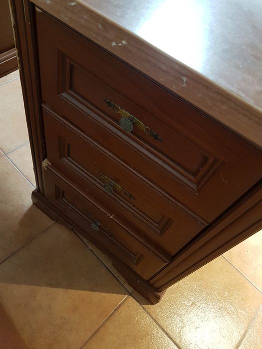 Mobilier, mai vechi, mai nou, stare buna si foarte buna