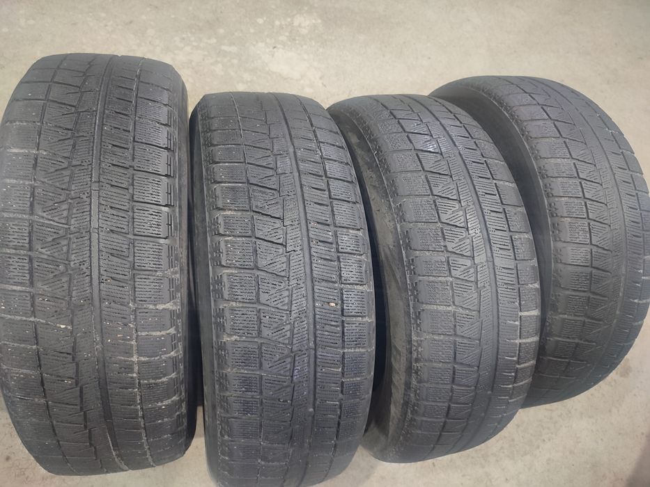 Продам комплект резины 215/60/17