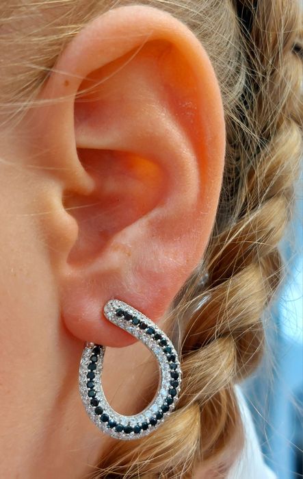 Продам красивые золотые серьги