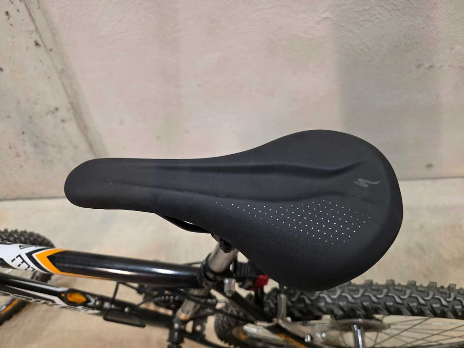 2 броя велосипеди в перфектно състояние, марка INTERBIKE, 26 цола алуминиеви двуслойни капли