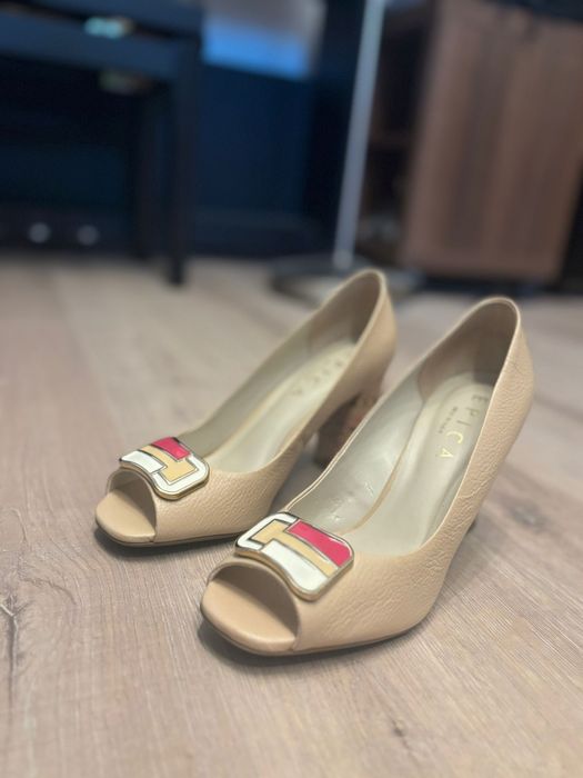 Pantofi cu toc bej, super calitate, extrem de comozi