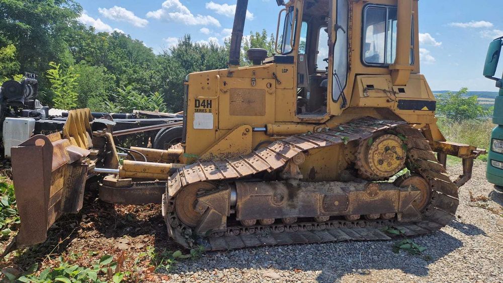 Buldozer Cat D4H an fabricatie 1990