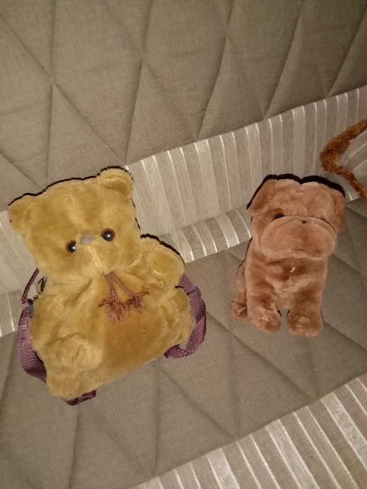 Кукла рюкзачок в хорошем состоянии и мишка рюкзачок и другие мягкие