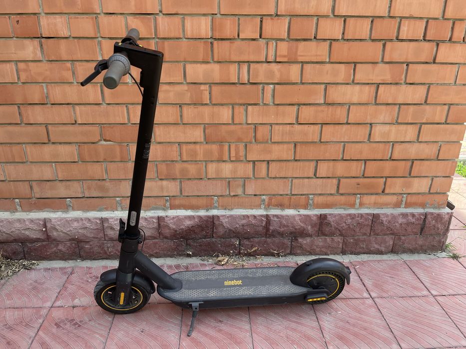Электросамокат Ninebot