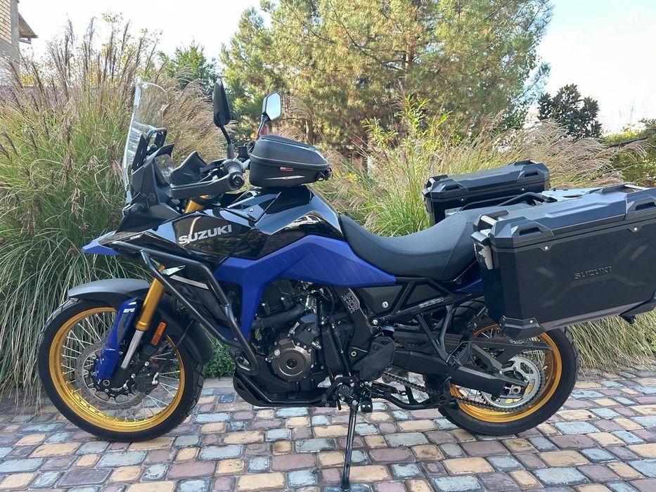 Suzuki V-Strom 800DE Adventure | 3 кофра | 2 комплекта резины