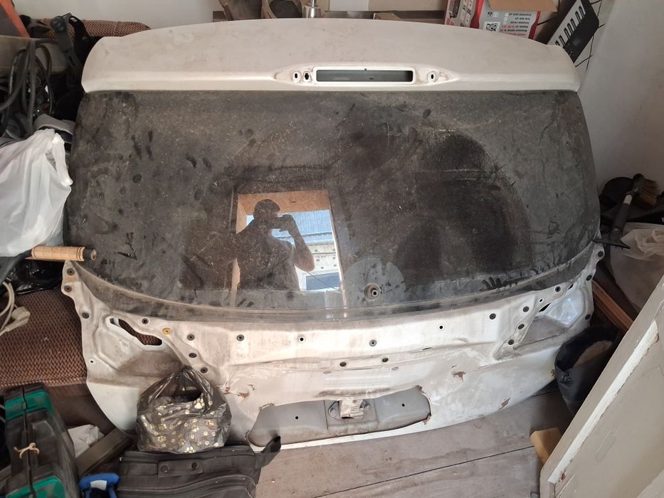 Продам лобовои субару аутбек