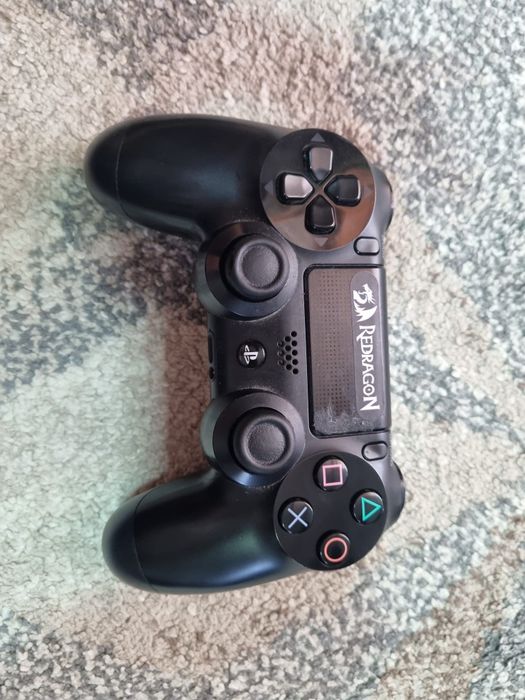 Vând PlayStation 4, volan gaming Marvo și cască VR și jocuri  PlayStation