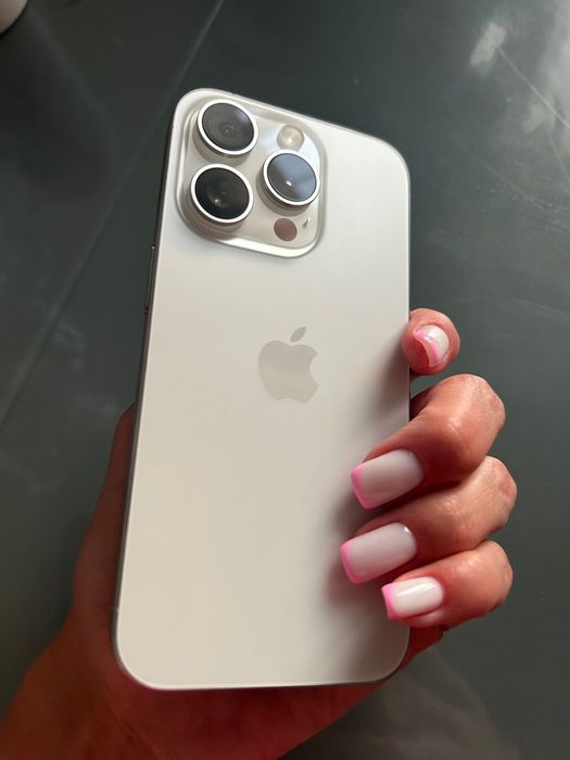 iPhone 15pro 256gb