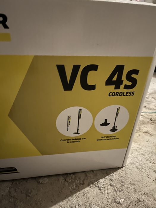 Karcher VC 4S вертикална прахосмукачка