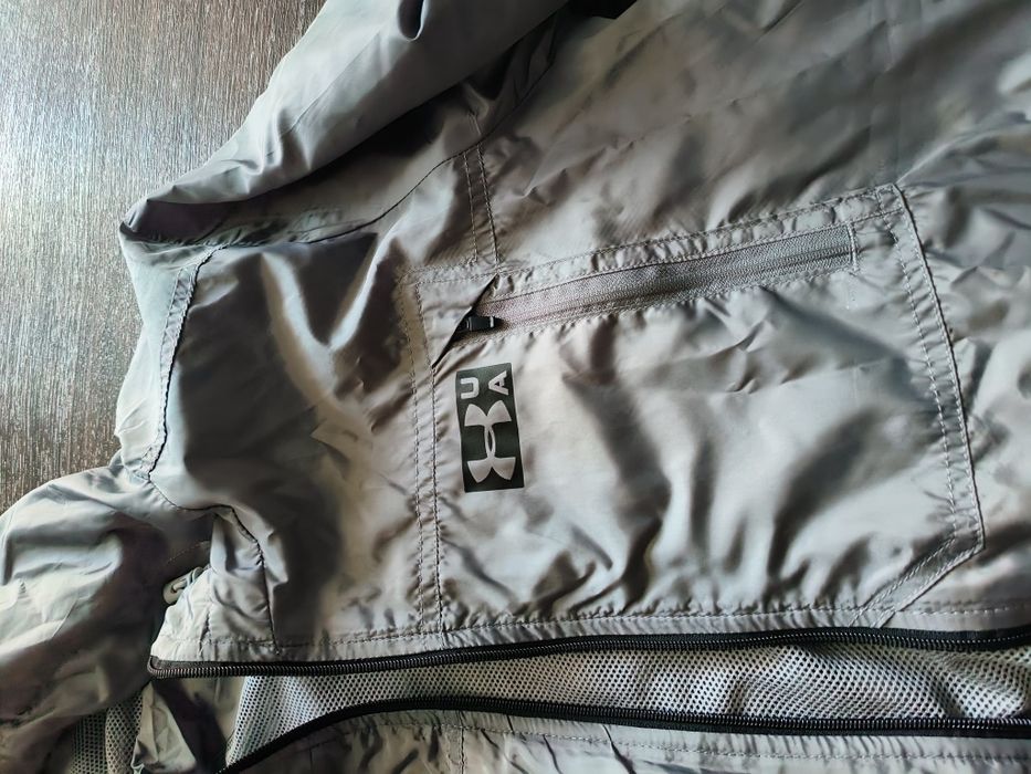 Новая ветровка under armour