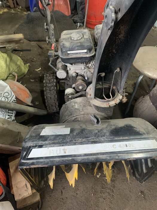 Продам Снегоуборщик Huter