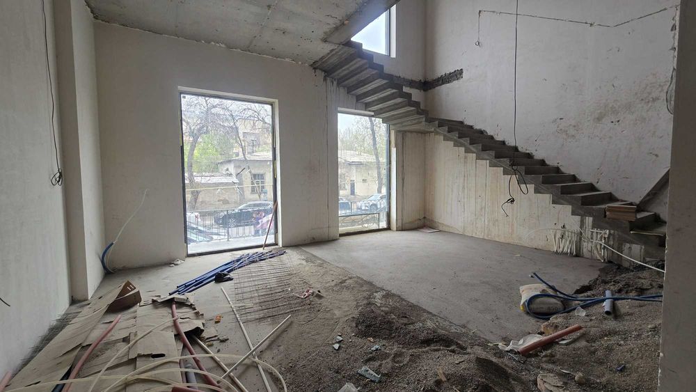 СДАЁТСЯ ТОРГОВОЕ ПОМЕЩЕНИЕ за 20 у.е. за кв/м в центре