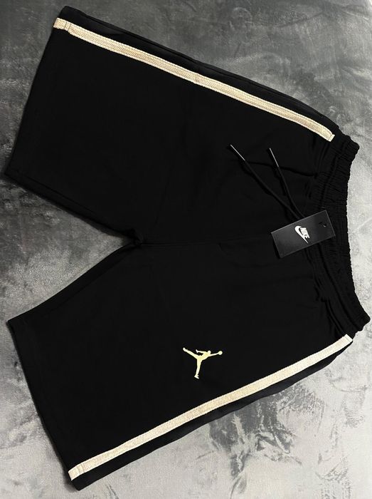 Vând pantalon nou de bărbați Jordan