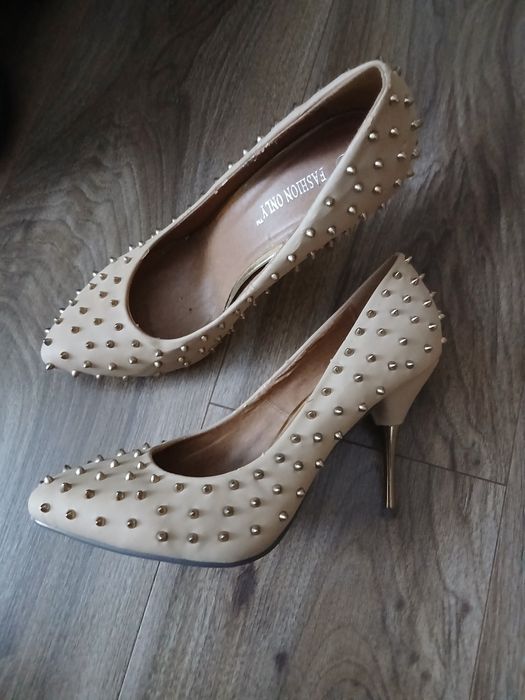 Pantofi marimea 39