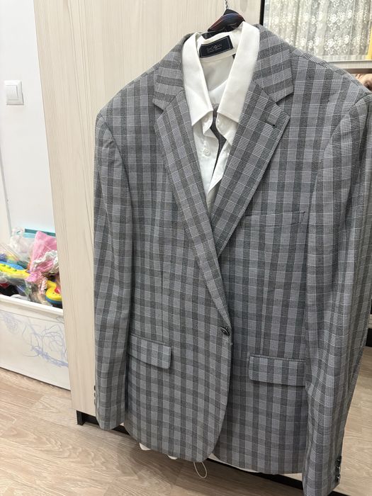 Продам мужской костюм