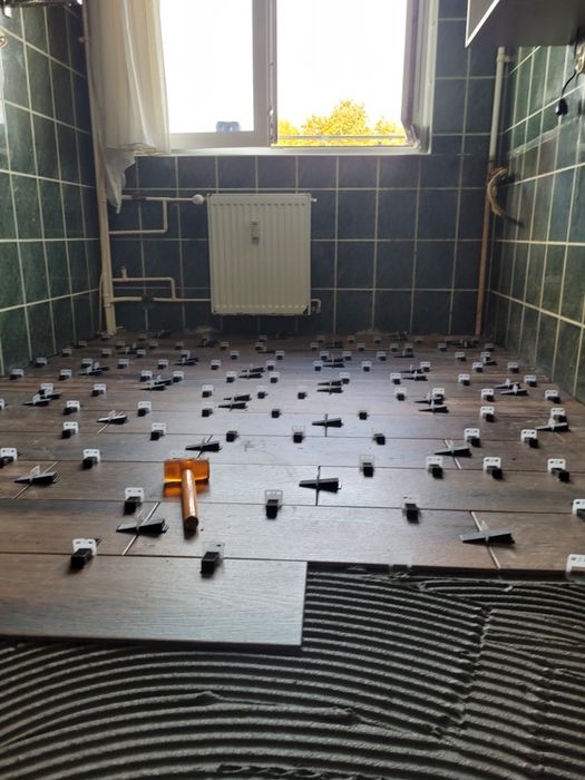 Zugrav Faiantar Reparatii Interioare si Exterioare Renovari Amenajari