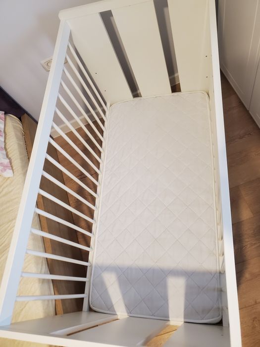 Patut bebe din lemn Klups Paula Alb plus saltea cocos 12cm