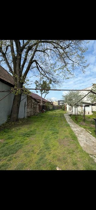 Casa de vanzare în zona semicentrala Craiova - teren 1658 mp