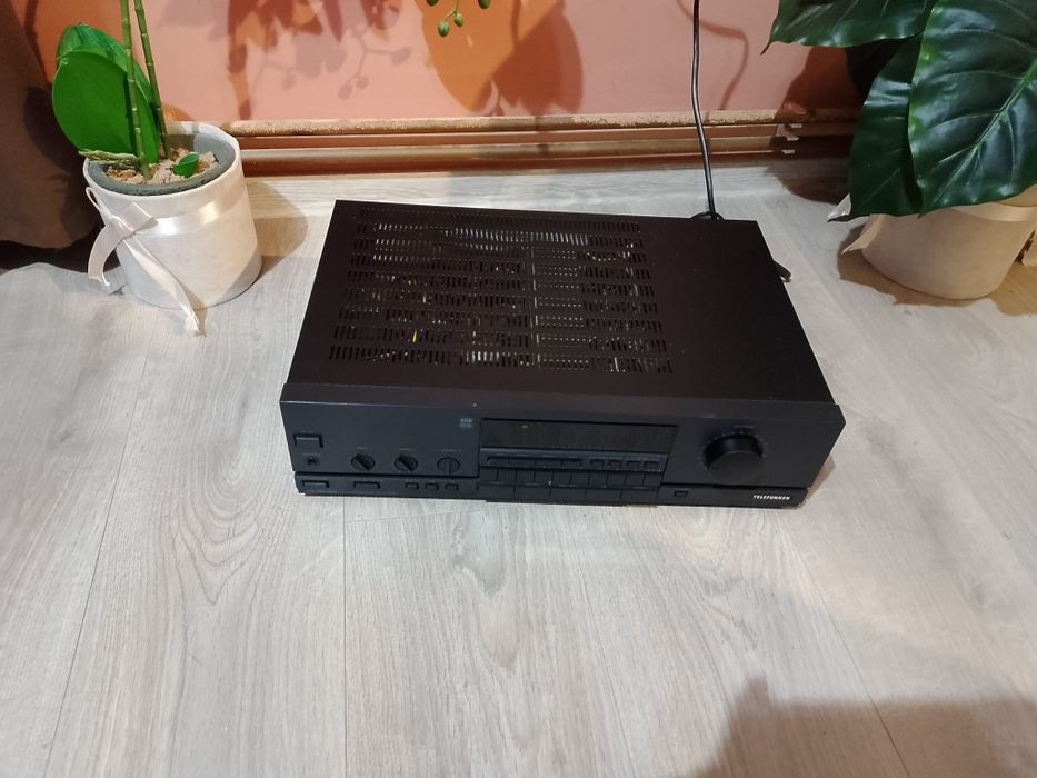 Amplituner vintage Telefunken Hi-Fi.