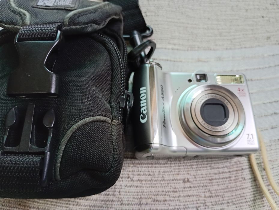 Компактен дигитален фотоапарат Canon PowerShot A560