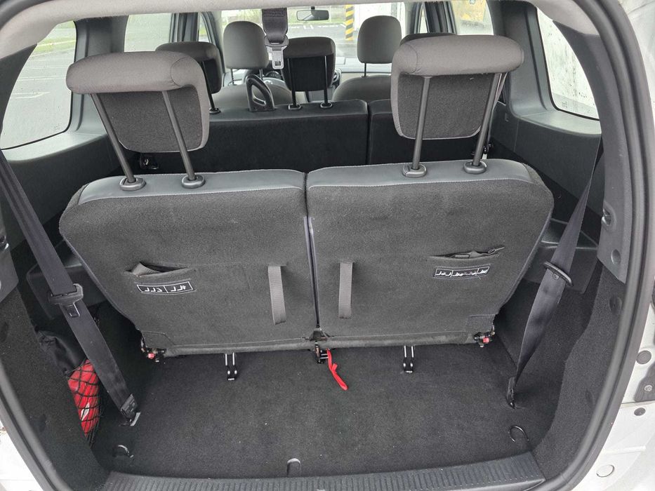 Dacia Lodgy 1.6 i MPI benzina 10.2014 euro 5