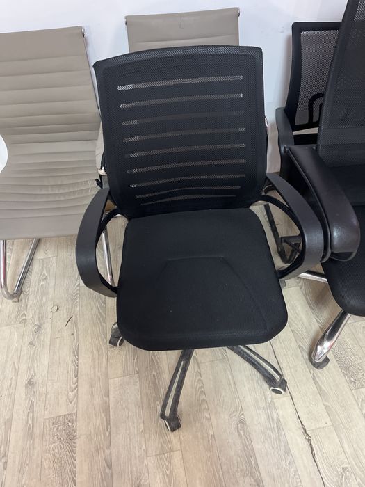 Продам стулья кресла для офиса