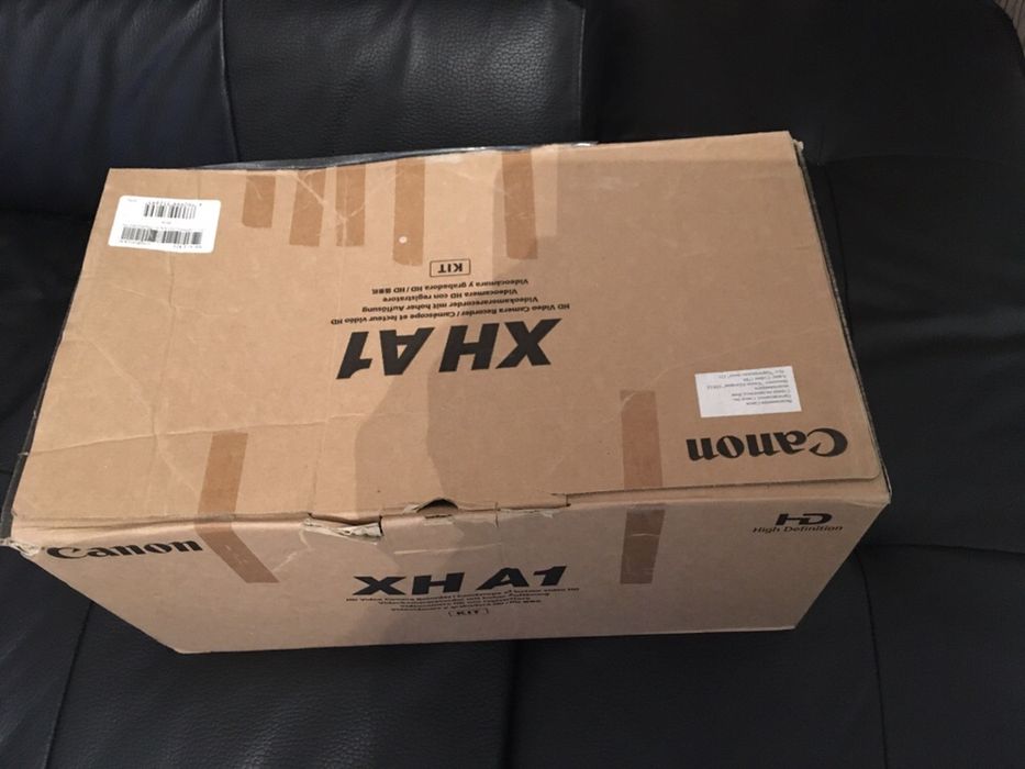 Професионална HD видеокамера Canon HX A1