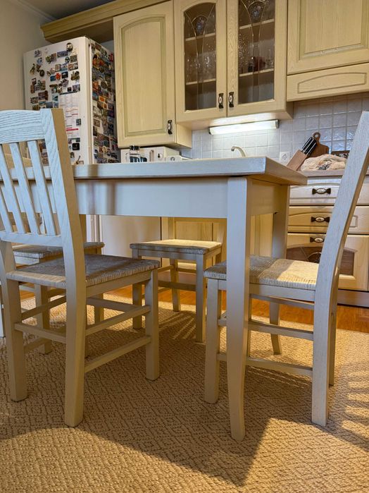 Дървена кухненска маса + 4 стола – комплект