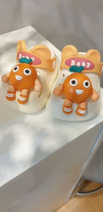 Продам детские кроксы