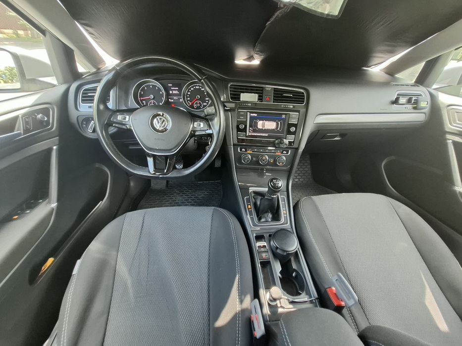 VOLKSWAGEN Golf 2020 — imagine 5
