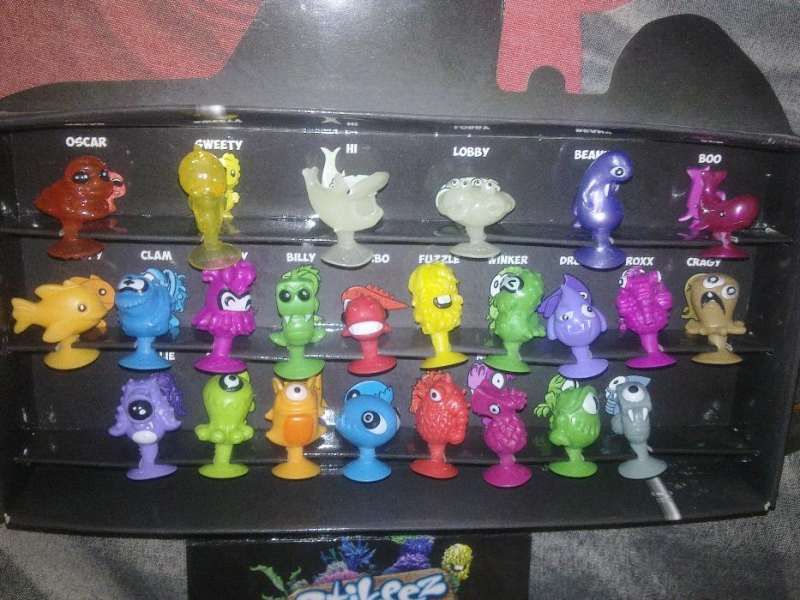 Продавам колекцията на героите-30лв. ,стикита 2014,2015,2016,2017,2018