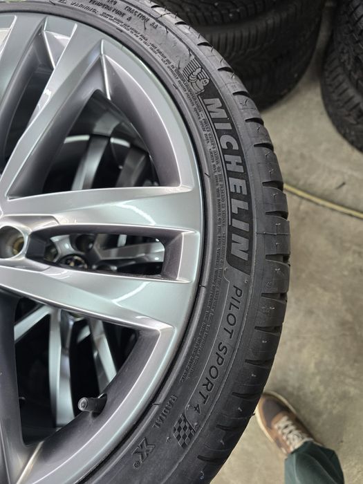 4 Броя 225/40/18 Michelin 7,5mm 24dot