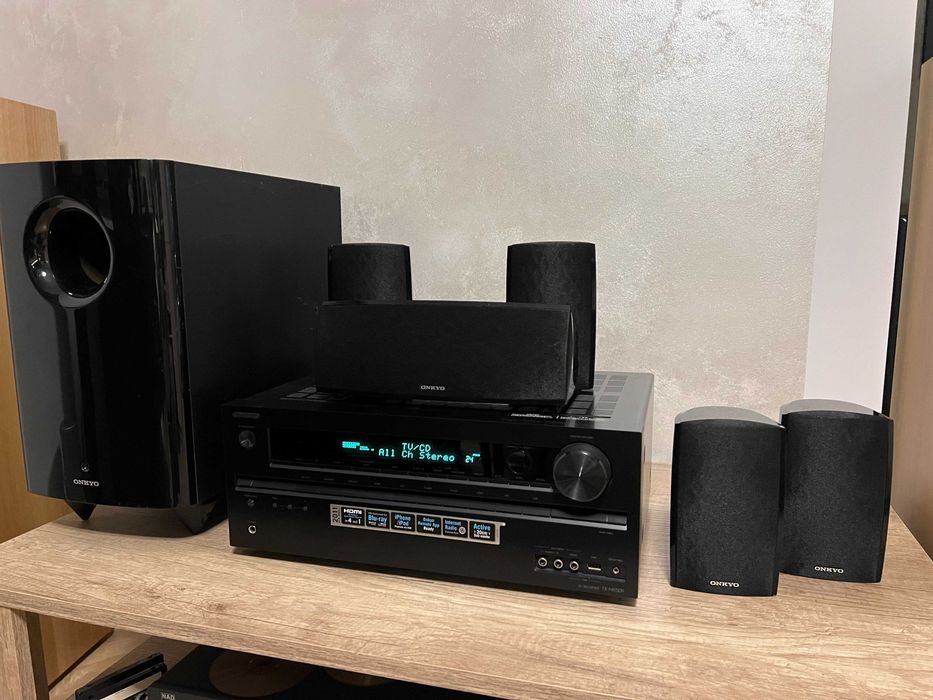 Onkyo TX-NR509 reciver, sateliti, subwoofer, surround