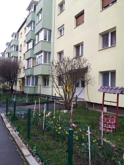 Inchiriez ap.3 camere in Bistrita,partea de sus a orasului