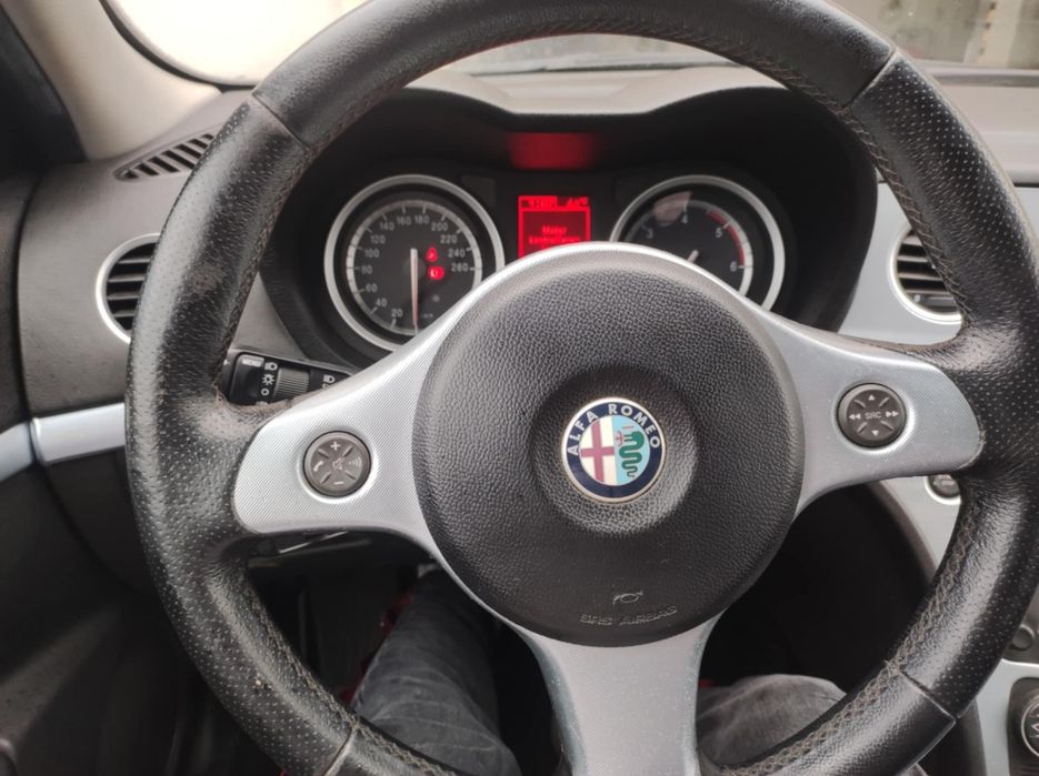 Vând alfa Romeo 159