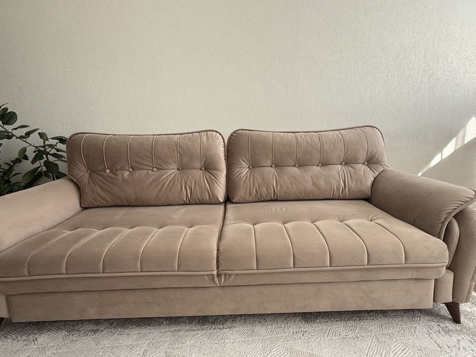 Продам диван для гостиной