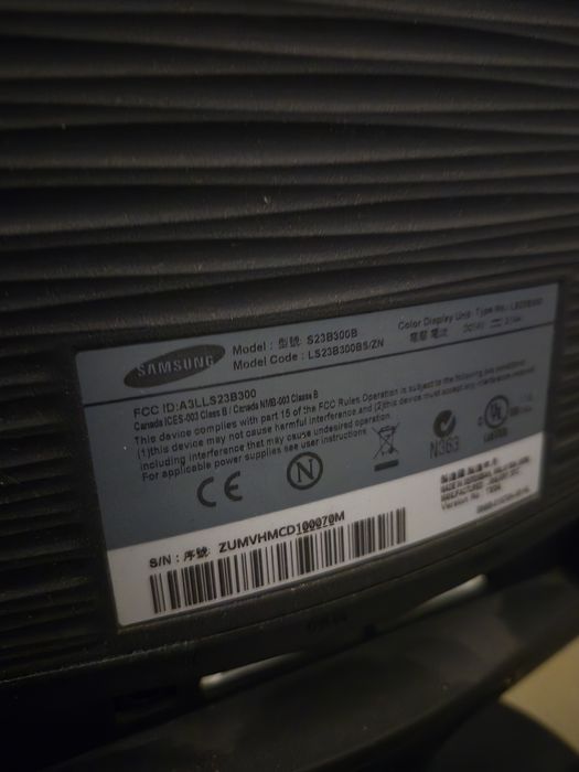 Монитор Samsung SyncMaster 2303