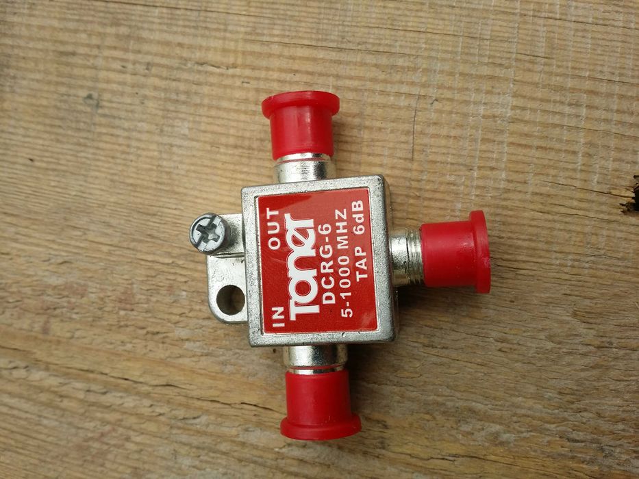 Конектора для антенны.