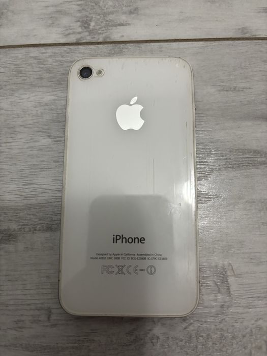 Продам Iphone 4 в отличном состоянии