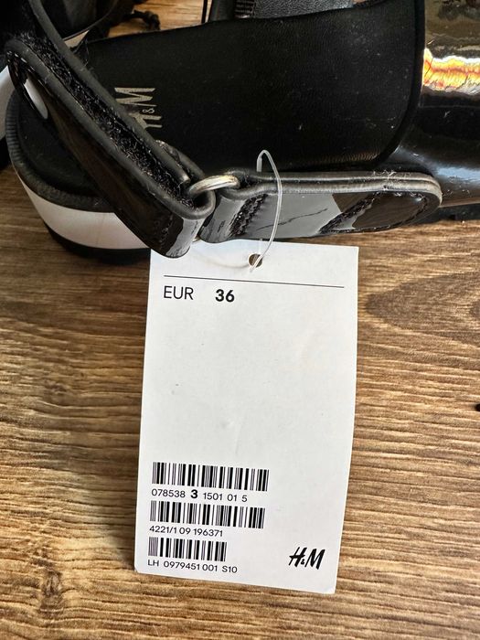 ПРОМО НОВИ лачени сандали H&M за момиче