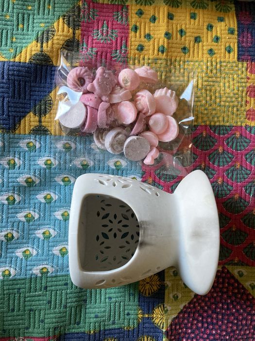 Подарявам ароматна лампа с аромати