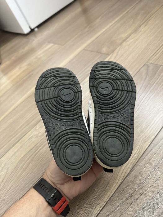 Adidasi Nike ( pantofi)