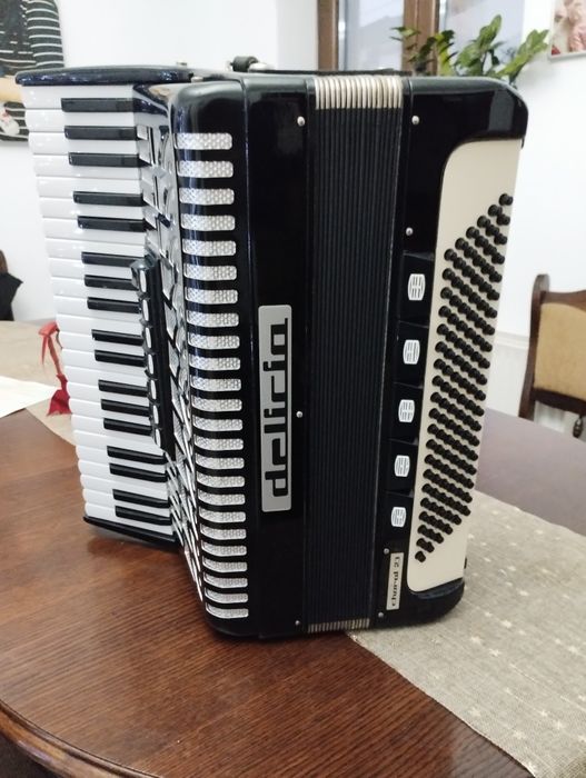 Acordeon  Delicia Choral 23,120 Bași, 7 Registre + 5Registre