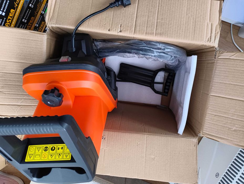 Tocator Electric AIVOLT Crengi si Resturi Vegetale