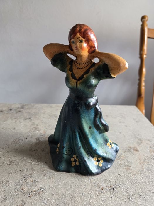 Statuetă retro din teracotă