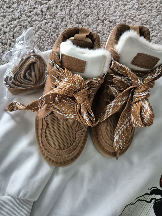 Incaltari marimea 39