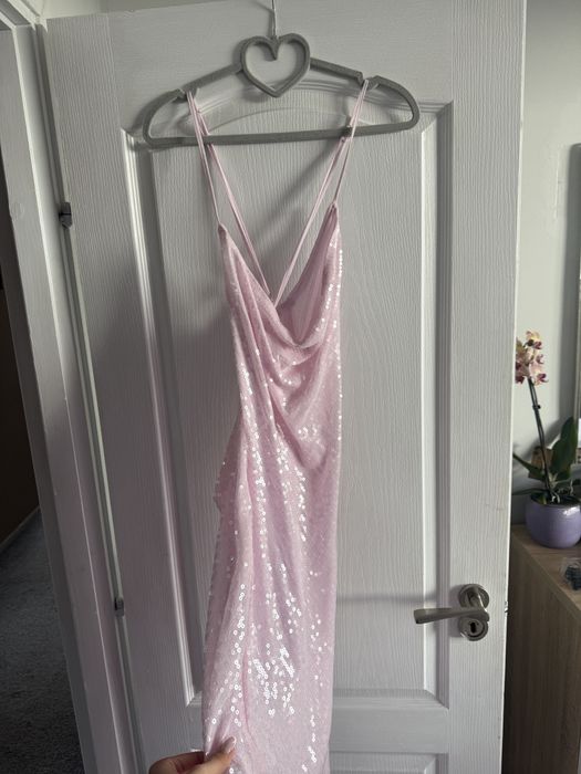 Блестяща рокля от пайети