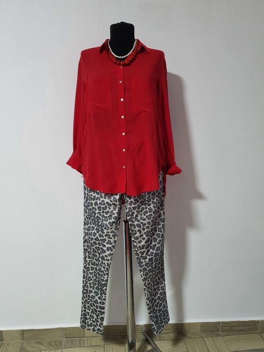 Animal print pantaloni,  model confortabil și în trend;