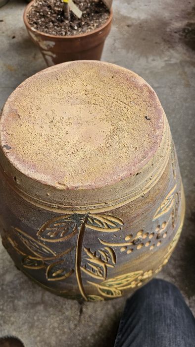 Ghiveci mare de teracotă